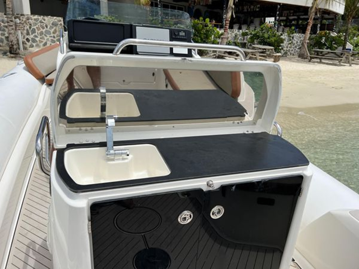 https://arconyachts.ams3.digitaloceanspaces.com/185461/conversions/large_3917519-optimize.jpg