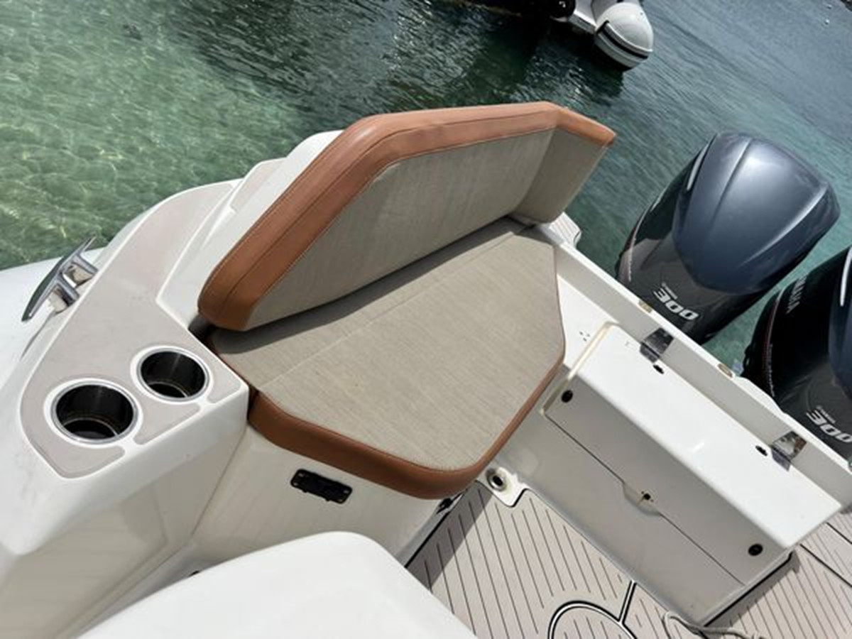 https://arconyachts.ams3.digitaloceanspaces.com/185479/conversions/large_3917524-optimize.jpg