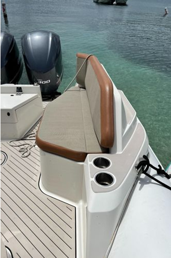 https://arconyachts.ams3.digitaloceanspaces.com/185482/conversions/large_3917525-optimize.jpg