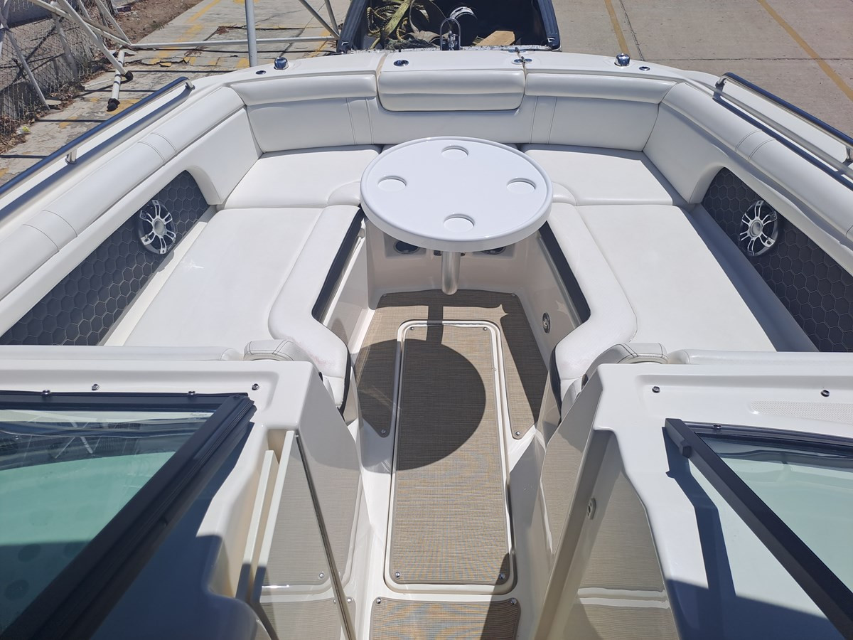 https://arconyachts.ams3.digitaloceanspaces.com/185553/conversions/large_4144839-optimize.jpg