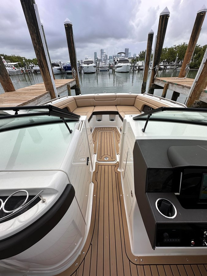 https://arconyachts.ams3.digitaloceanspaces.com/185578/conversions/large_4718386-optimize.jpg