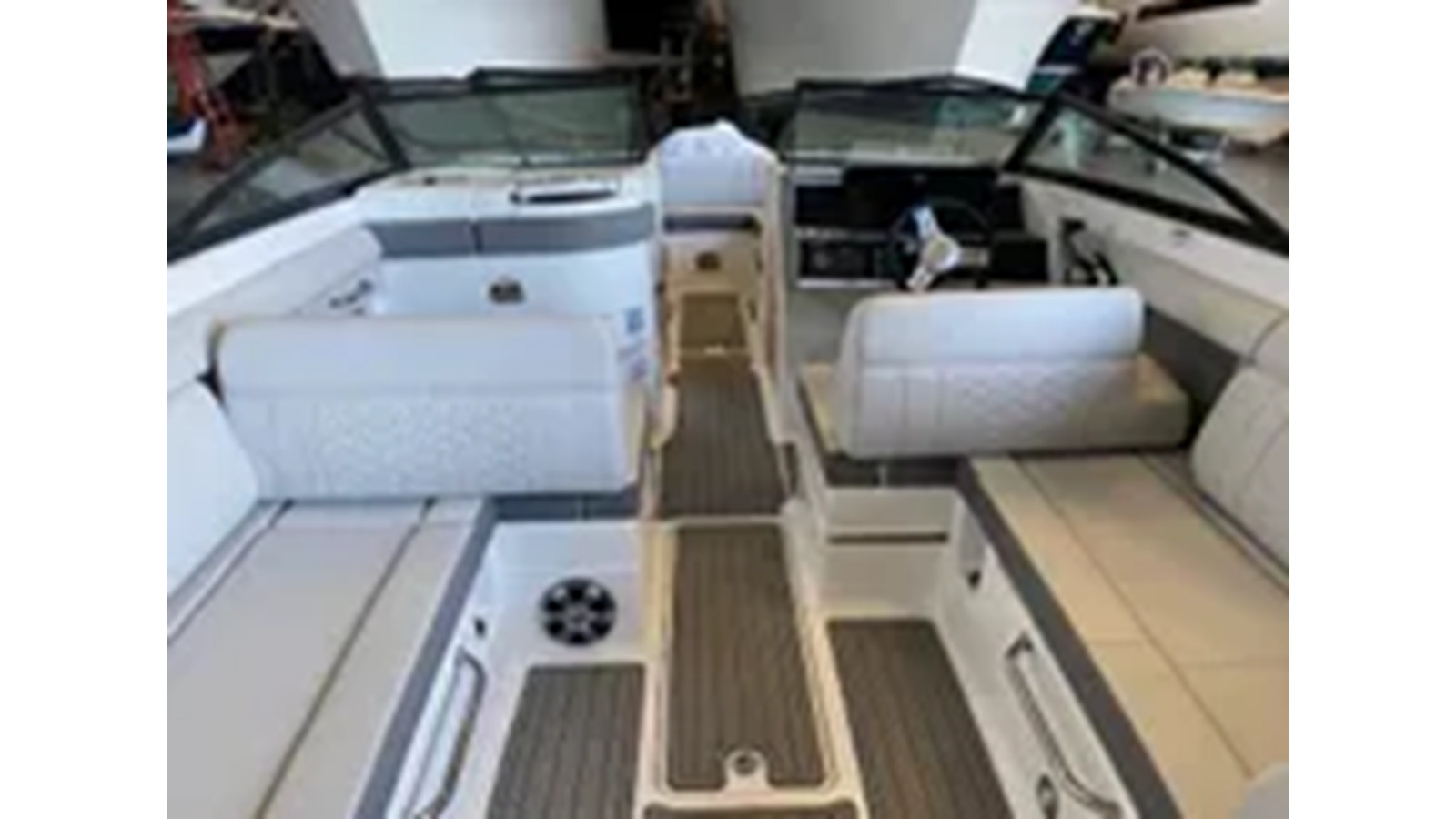 https://arconyachts.ams3.digitaloceanspaces.com/185580/conversions/large_4326515-optimize.jpg