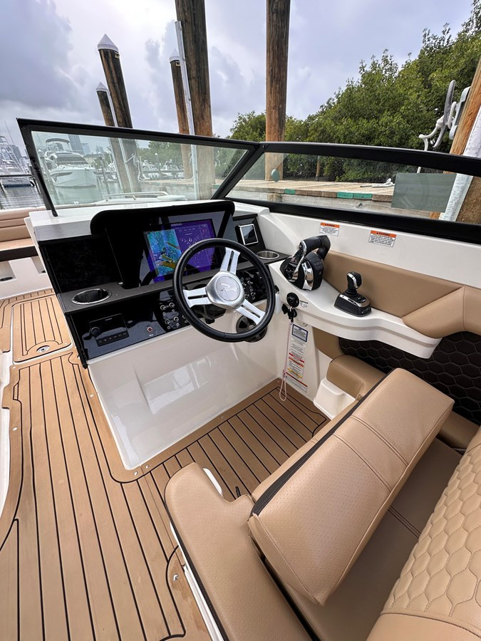 https://arconyachts.ams3.digitaloceanspaces.com/185586/conversions/large_4718388-optimize.jpg