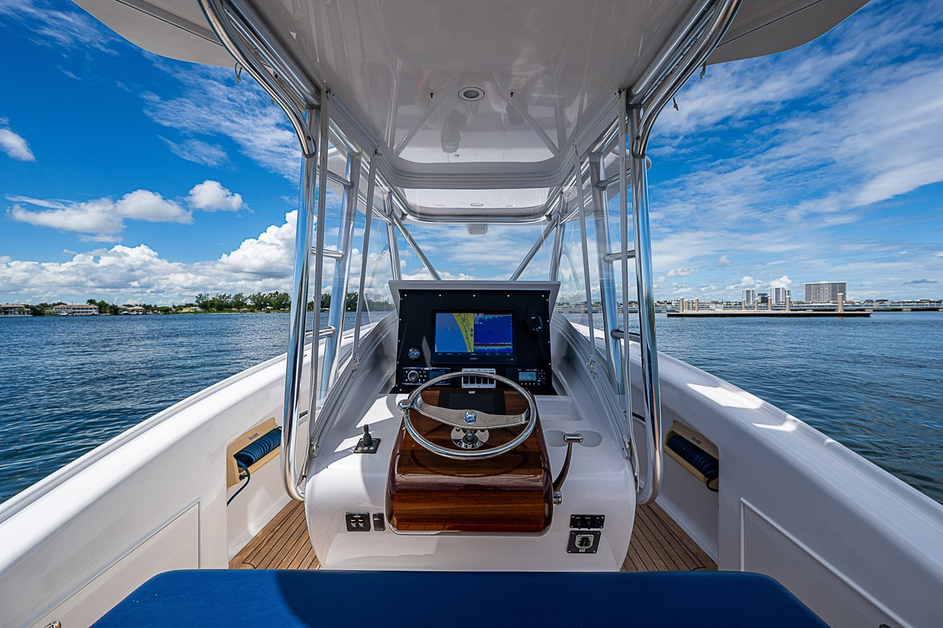 https://arconyachts.ams3.digitaloceanspaces.com/185606/conversions/large_4572252-optimize.jpg