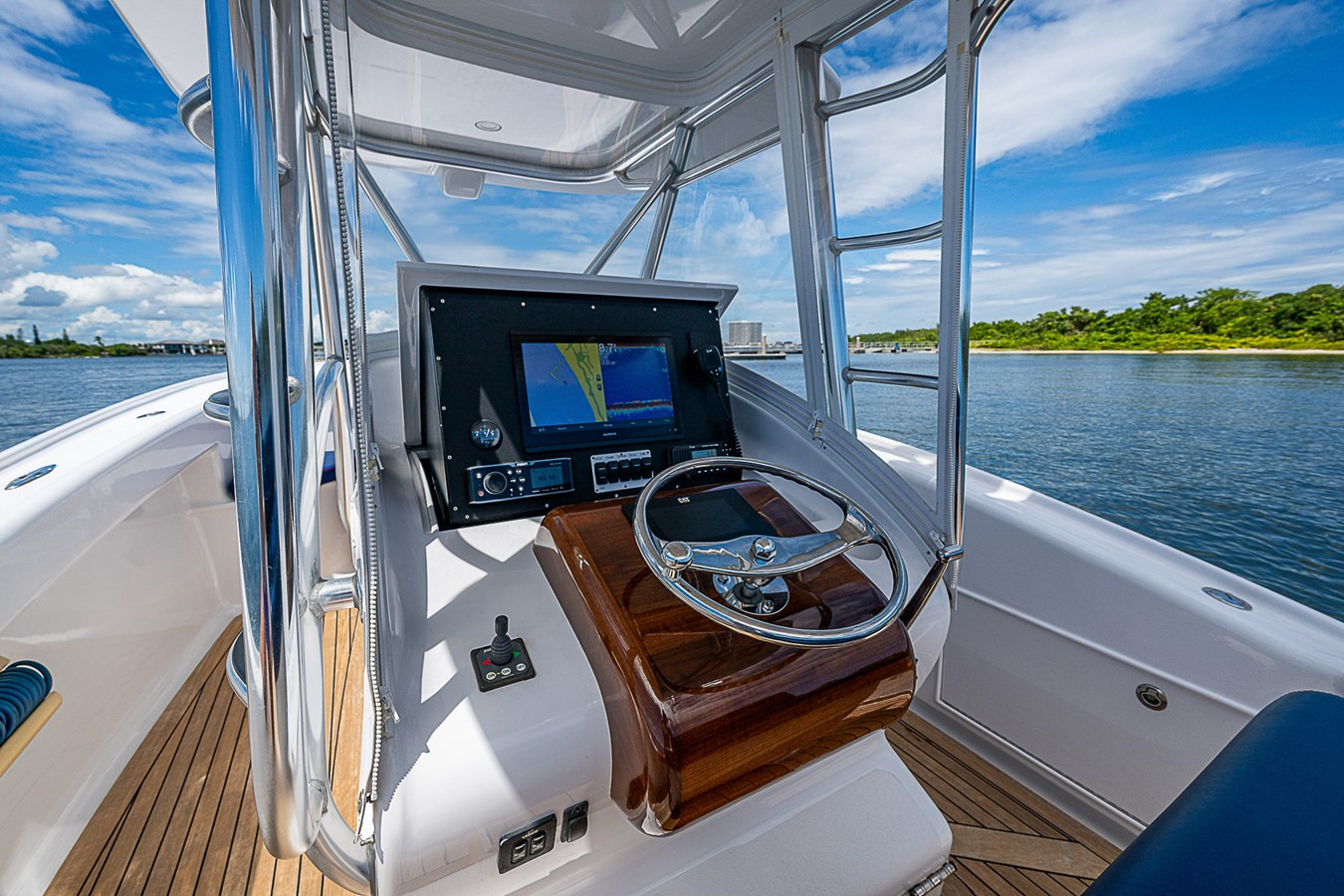 https://arconyachts.ams3.digitaloceanspaces.com/185609/conversions/large_4572253-optimize.jpg