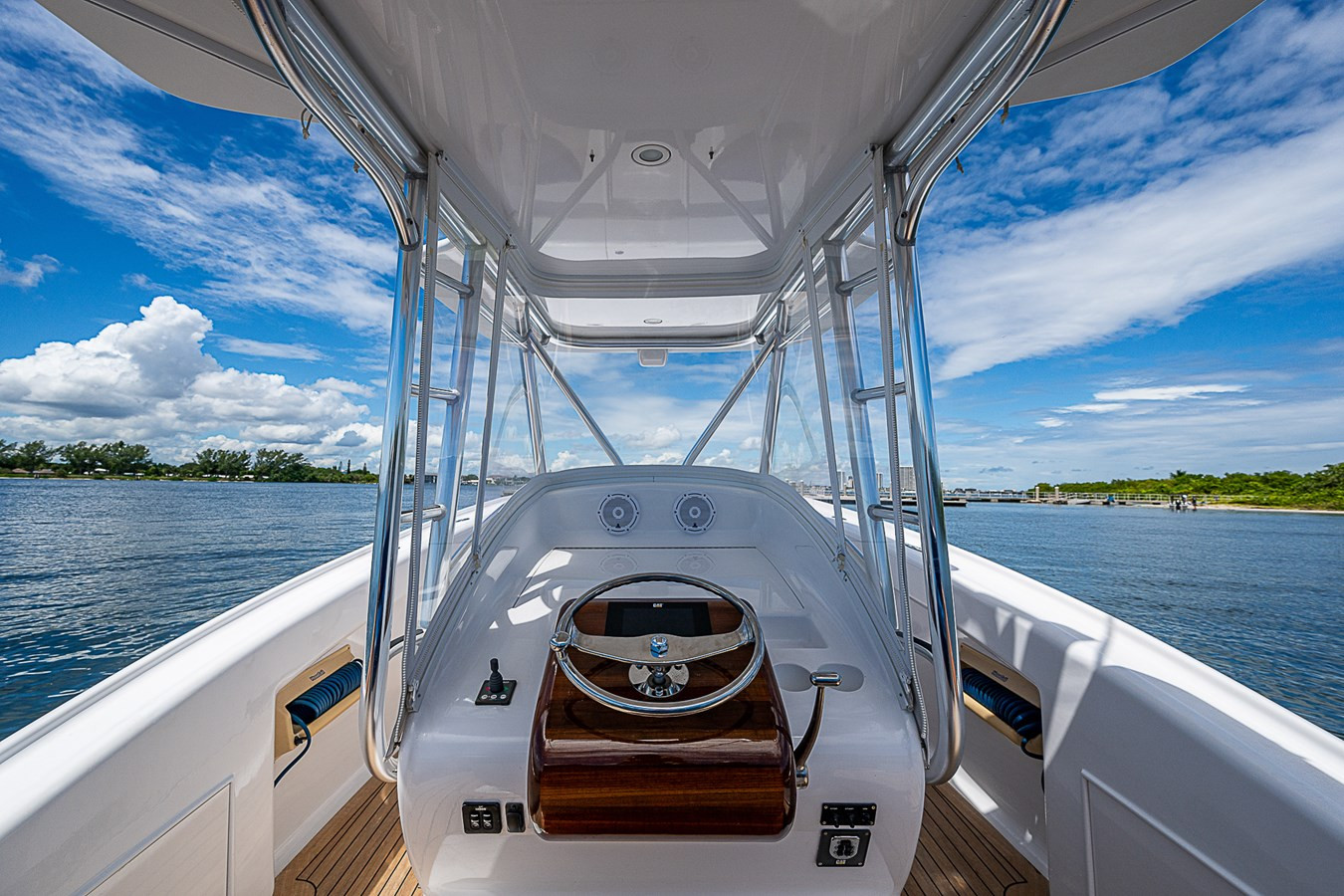 https://arconyachts.ams3.digitaloceanspaces.com/185614/conversions/large_4572257-optimize.jpg