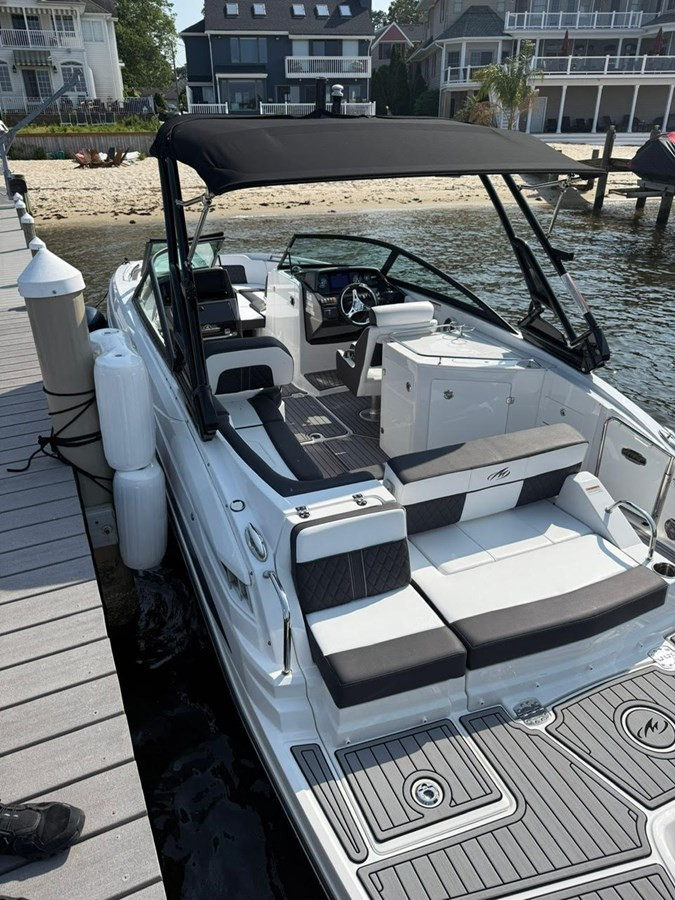 https://arconyachts.ams3.digitaloceanspaces.com/185627/conversions/large_4699299-optimize.jpg