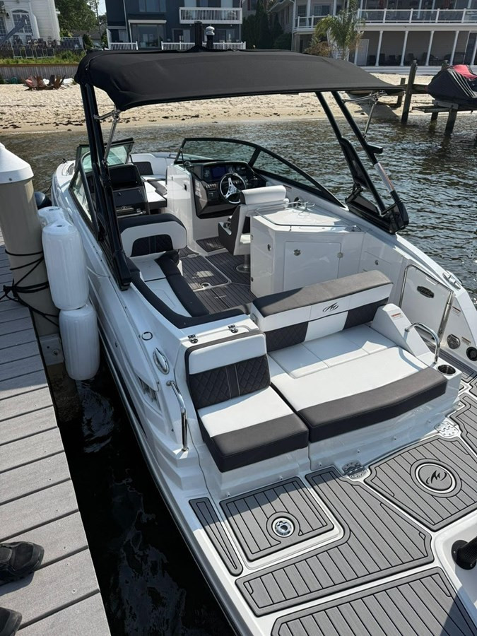 https://arconyachts.ams3.digitaloceanspaces.com/185629/conversions/large_4699300-optimize.jpg