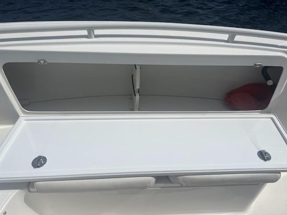 https://arconyachts.ams3.digitaloceanspaces.com/185695/conversions/large_3975334-optimize.jpg