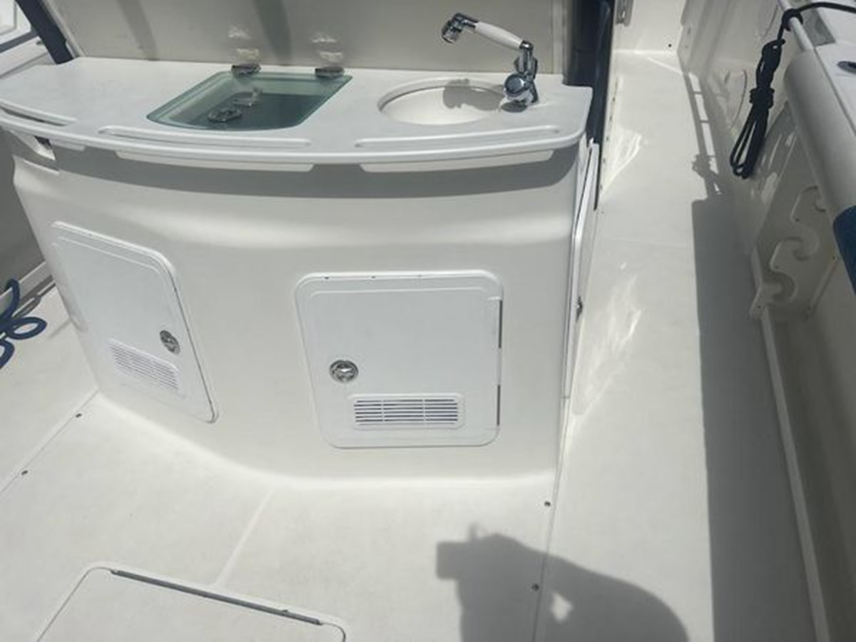 https://arconyachts.ams3.digitaloceanspaces.com/185721/conversions/large_3975342-optimize.jpg