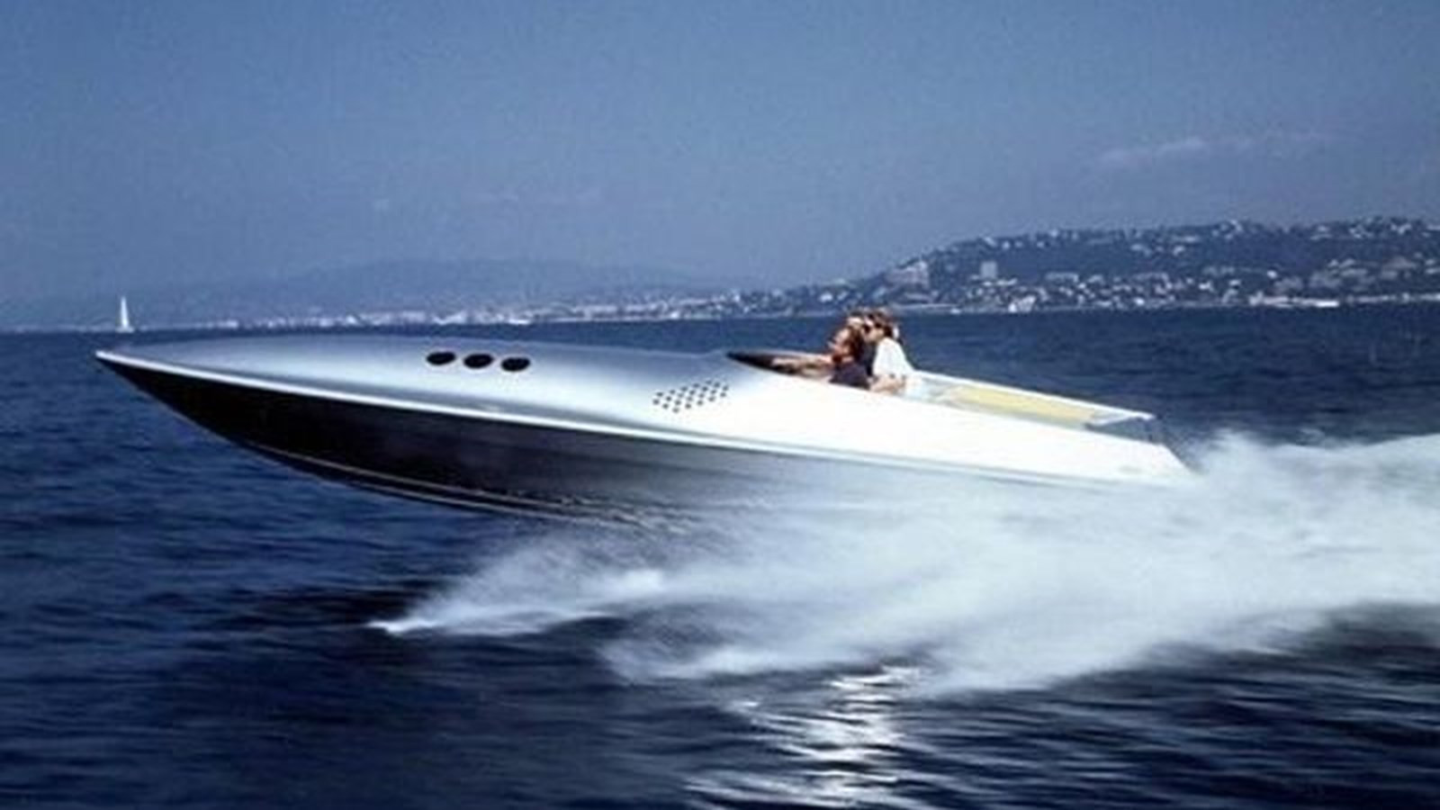 https://arconyachts.ams3.digitaloceanspaces.com/185723/conversions/large_2796247-optimize.jpg