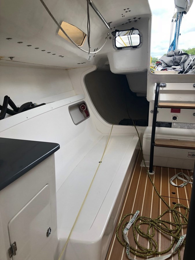 https://arconyachts.ams3.digitaloceanspaces.com/185738/conversions/large_2730546-optimize.jpg