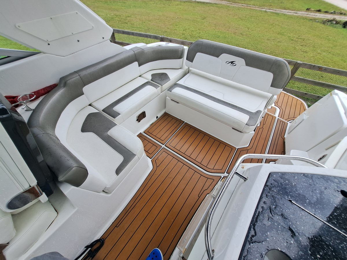https://arconyachts.ams3.digitaloceanspaces.com/185827/conversions/large_4253951-optimize.jpg