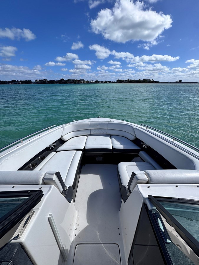 https://arconyachts.ams3.digitaloceanspaces.com/186070/conversions/large_4521794-optimize.jpg