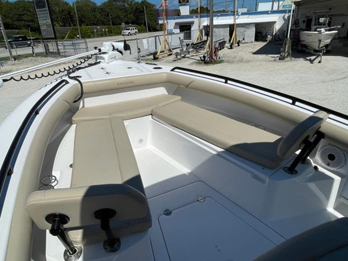 https://arconyachts.ams3.digitaloceanspaces.com/186098/conversions/large_4602885-optimize.jpg