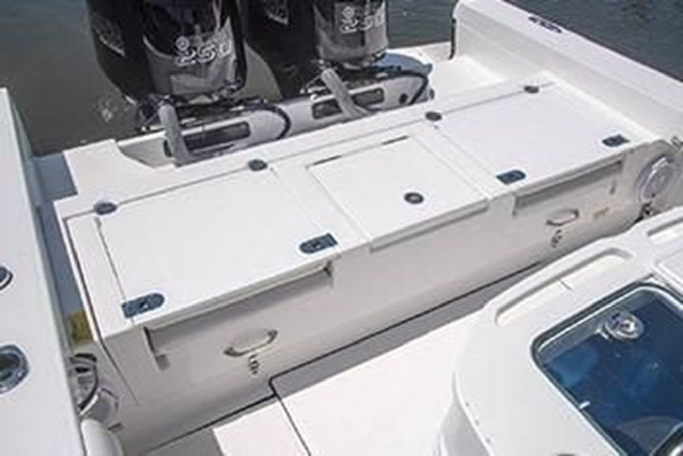 https://arconyachts.ams3.digitaloceanspaces.com/186116/conversions/large_4602891-optimize.jpg