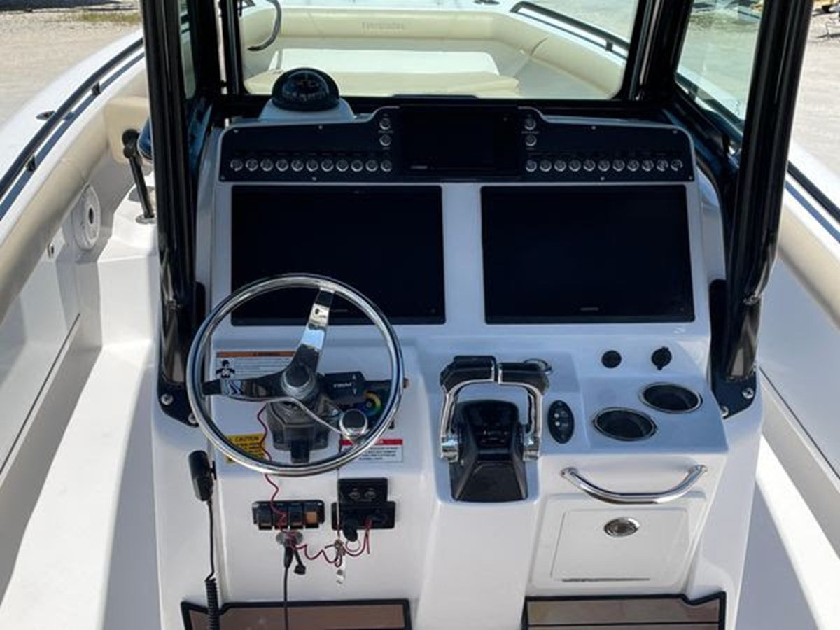 https://arconyachts.ams3.digitaloceanspaces.com/186142/conversions/large_4602900-optimize.jpg