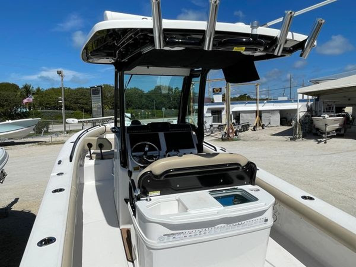 https://arconyachts.ams3.digitaloceanspaces.com/186157/conversions/large_4602906-optimize.jpg