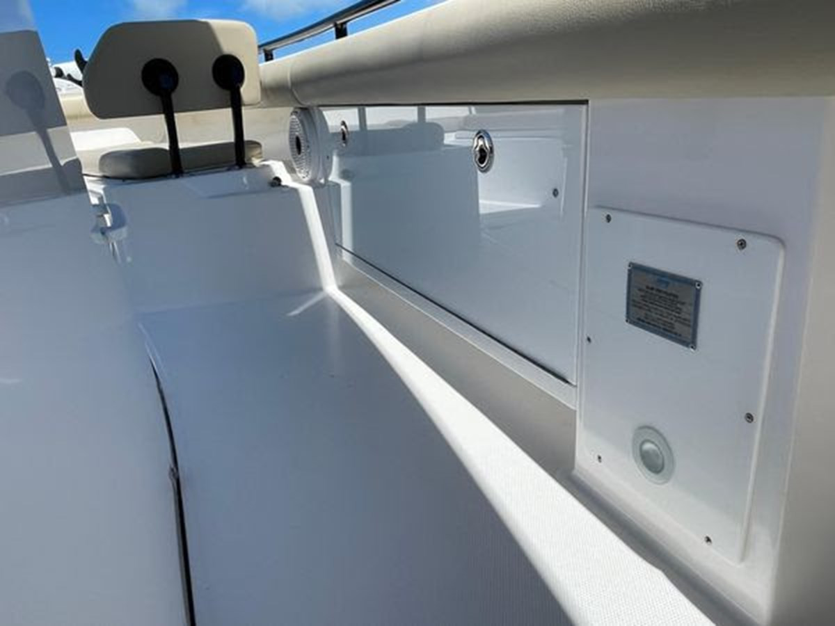 https://arconyachts.ams3.digitaloceanspaces.com/186160/conversions/large_4602907-optimize.jpg