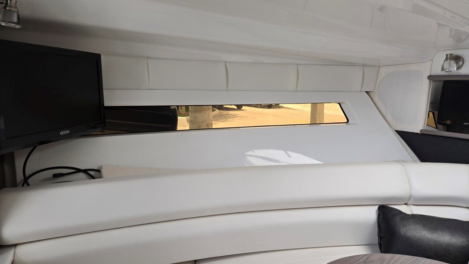 https://arconyachts.ams3.digitaloceanspaces.com/186227/conversions/large_4654324-optimize.jpg