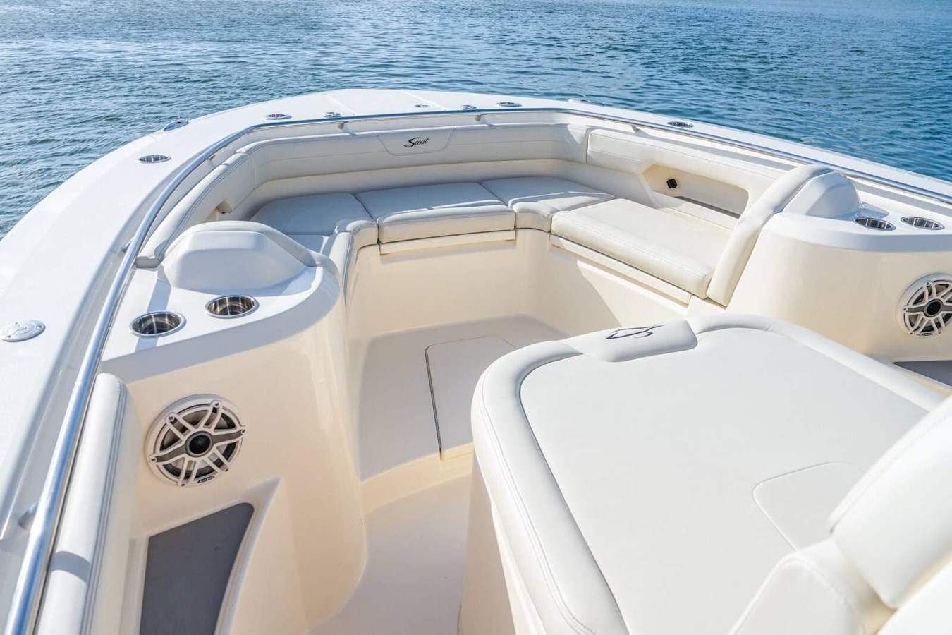 https://arconyachts.ams3.digitaloceanspaces.com/186270/conversions/large_4738690-optimize.jpg