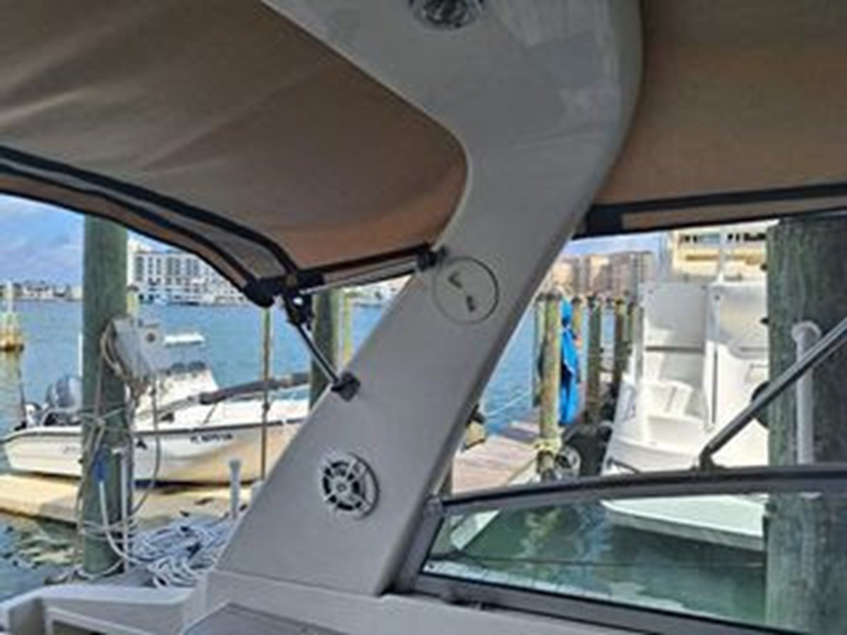 2001 MONTEREY 282 CRUISER