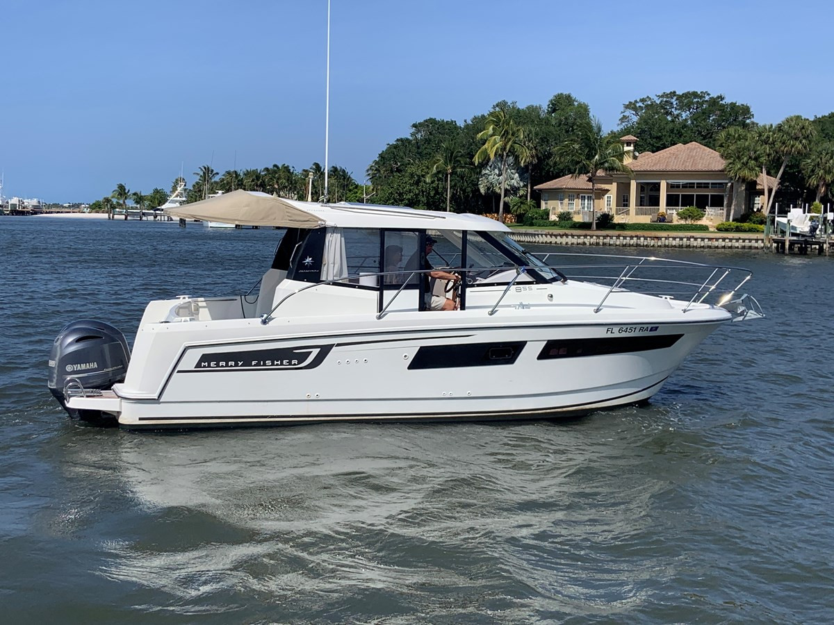 2016 JEANNEAU MERRY FISHER 855