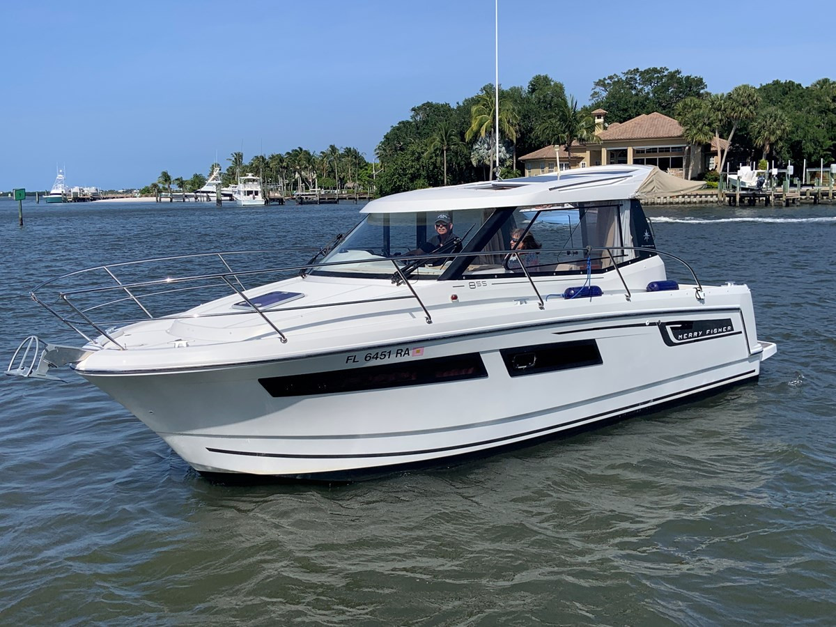 2016 JEANNEAU MERRY FISHER 855