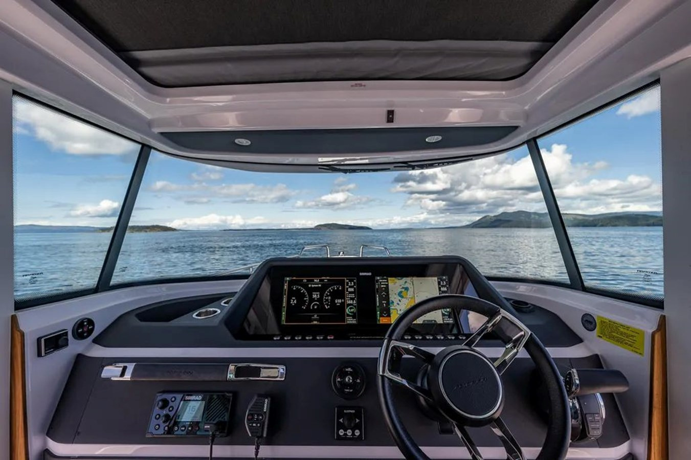https://arconyachts.ams3.digitaloceanspaces.com/186390/conversions/large_4143263-optimize.jpg