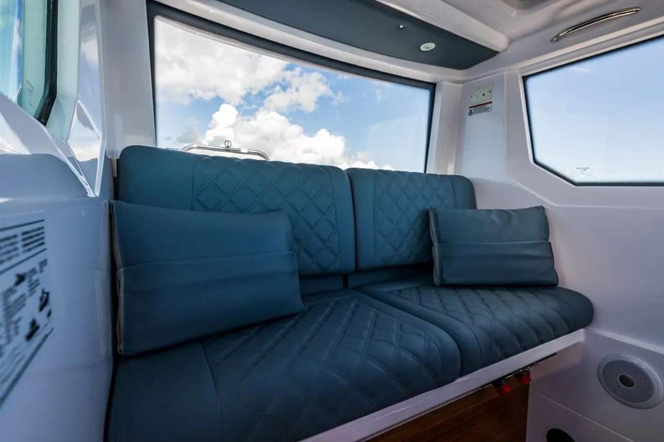 https://arconyachts.ams3.digitaloceanspaces.com/186401/conversions/large_4143267-optimize.jpg