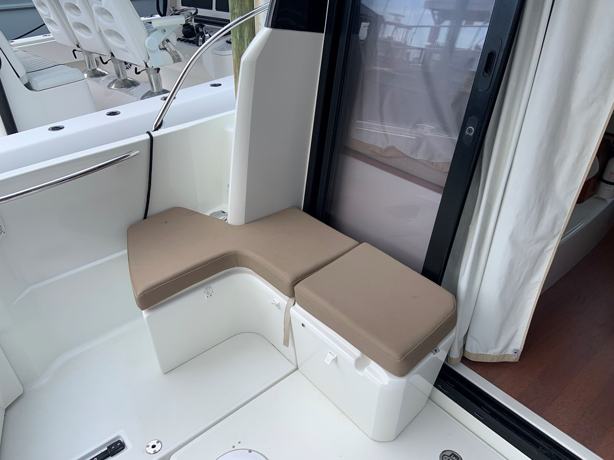 https://arconyachts.ams3.digitaloceanspaces.com/186402/conversions/large_4683941-optimize.jpg