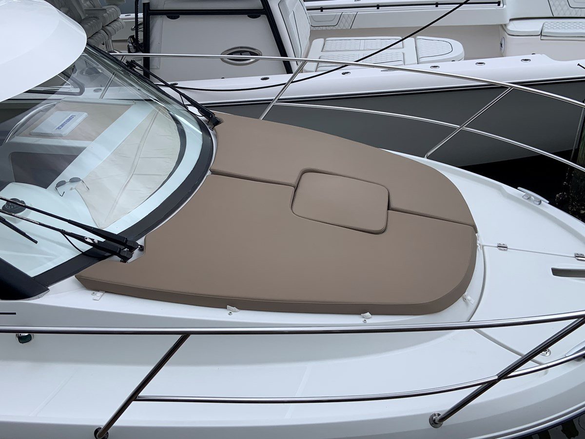 https://arconyachts.ams3.digitaloceanspaces.com/186415/conversions/large_4683947-optimize.jpg