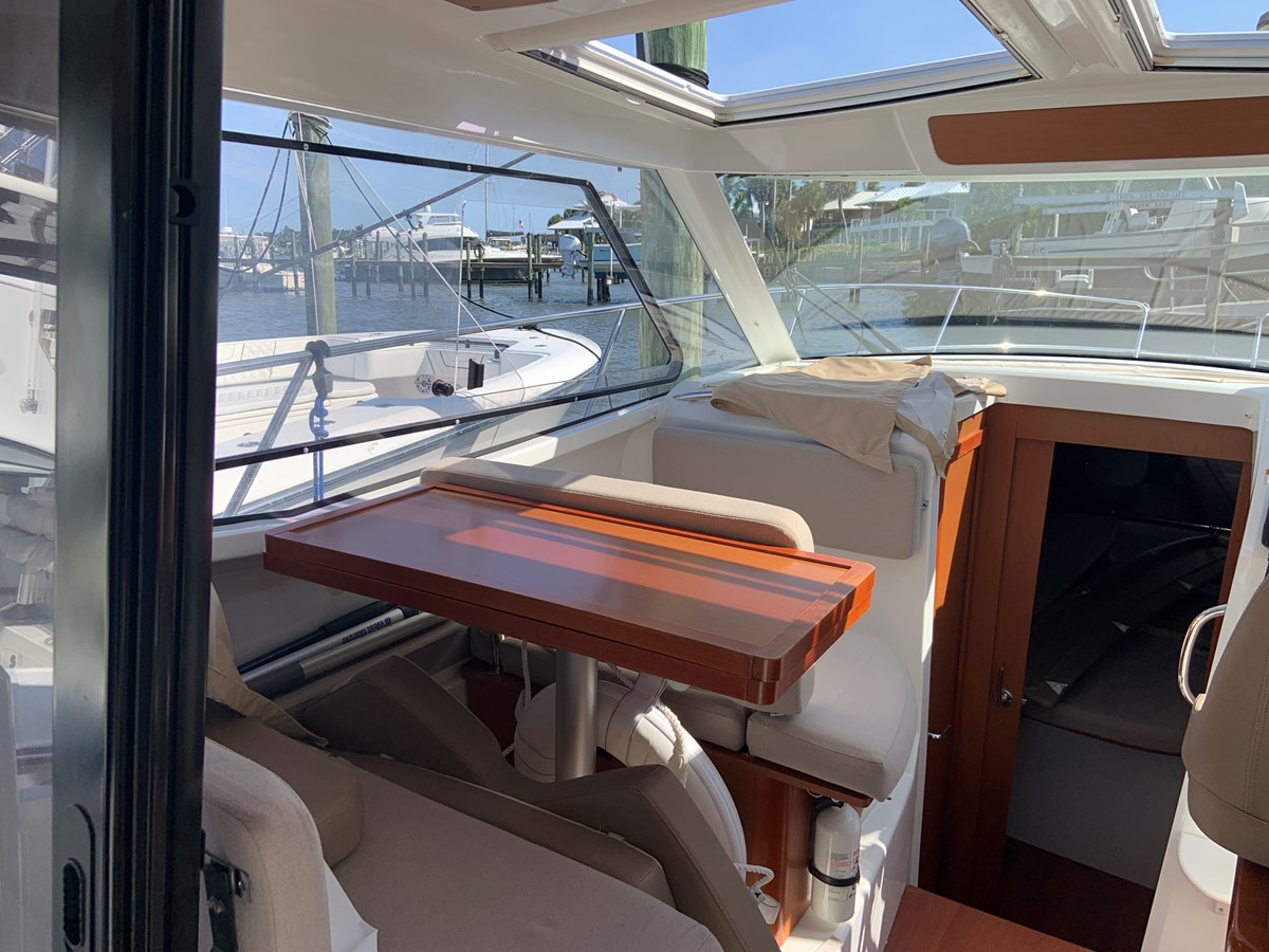 https://arconyachts.ams3.digitaloceanspaces.com/186427/conversions/large_4688280-optimize.jpg