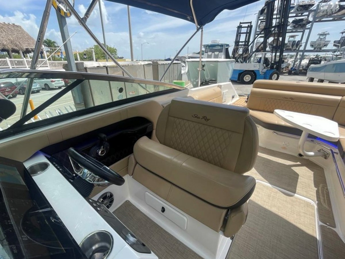 https://arconyachts.ams3.digitaloceanspaces.com/186428/conversions/large_4378165-optimize.jpg