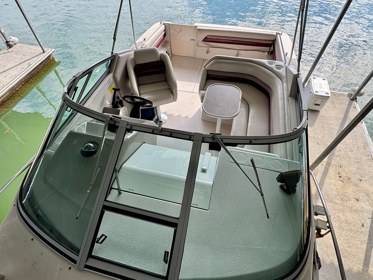 https://arconyachts.ams3.digitaloceanspaces.com/186593/conversions/large_4650645-optimize.jpg