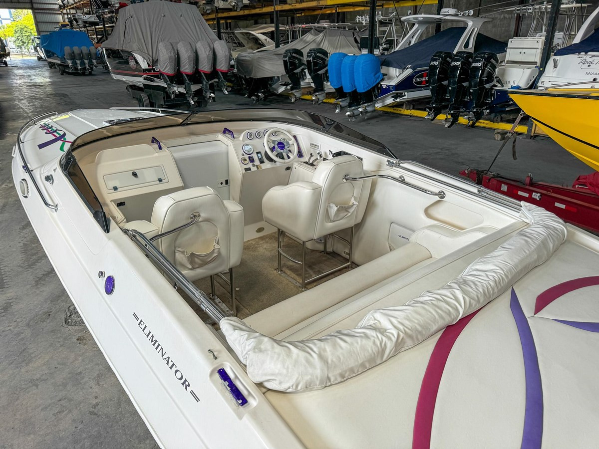https://arconyachts.ams3.digitaloceanspaces.com/186658/conversions/large_4241963-optimize.jpg