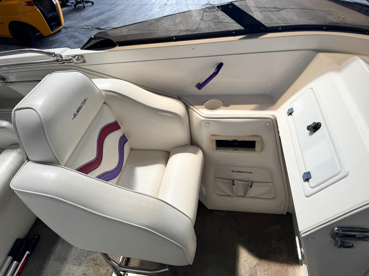 https://arconyachts.ams3.digitaloceanspaces.com/186713/conversions/large_4241983-optimize.jpg