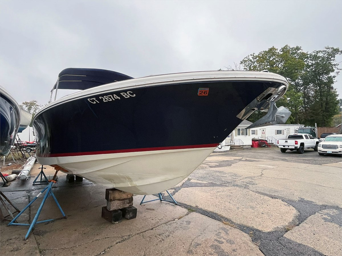 28' CHRIS CRAFT 2010 28 LAUNCH