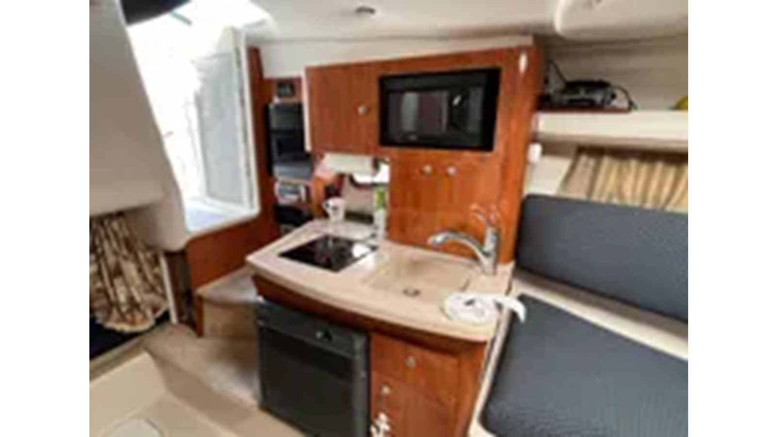 https://arconyachts.ams3.digitaloceanspaces.com/186779/conversions/large_4319994-optimize.jpg