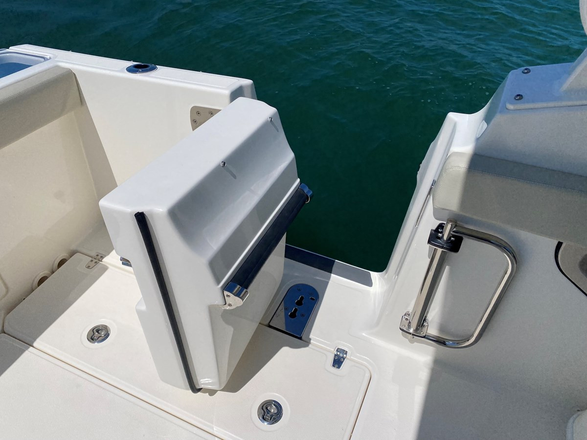 https://arconyachts.ams3.digitaloceanspaces.com/186879/conversions/large_3785956-optimize.jpg
