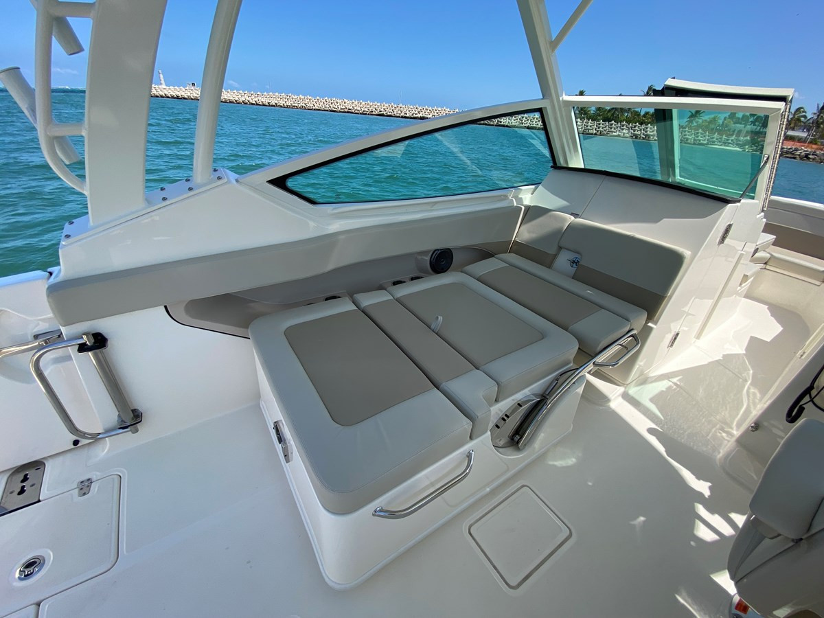https://arconyachts.ams3.digitaloceanspaces.com/186898/conversions/large_3785962-optimize.jpg