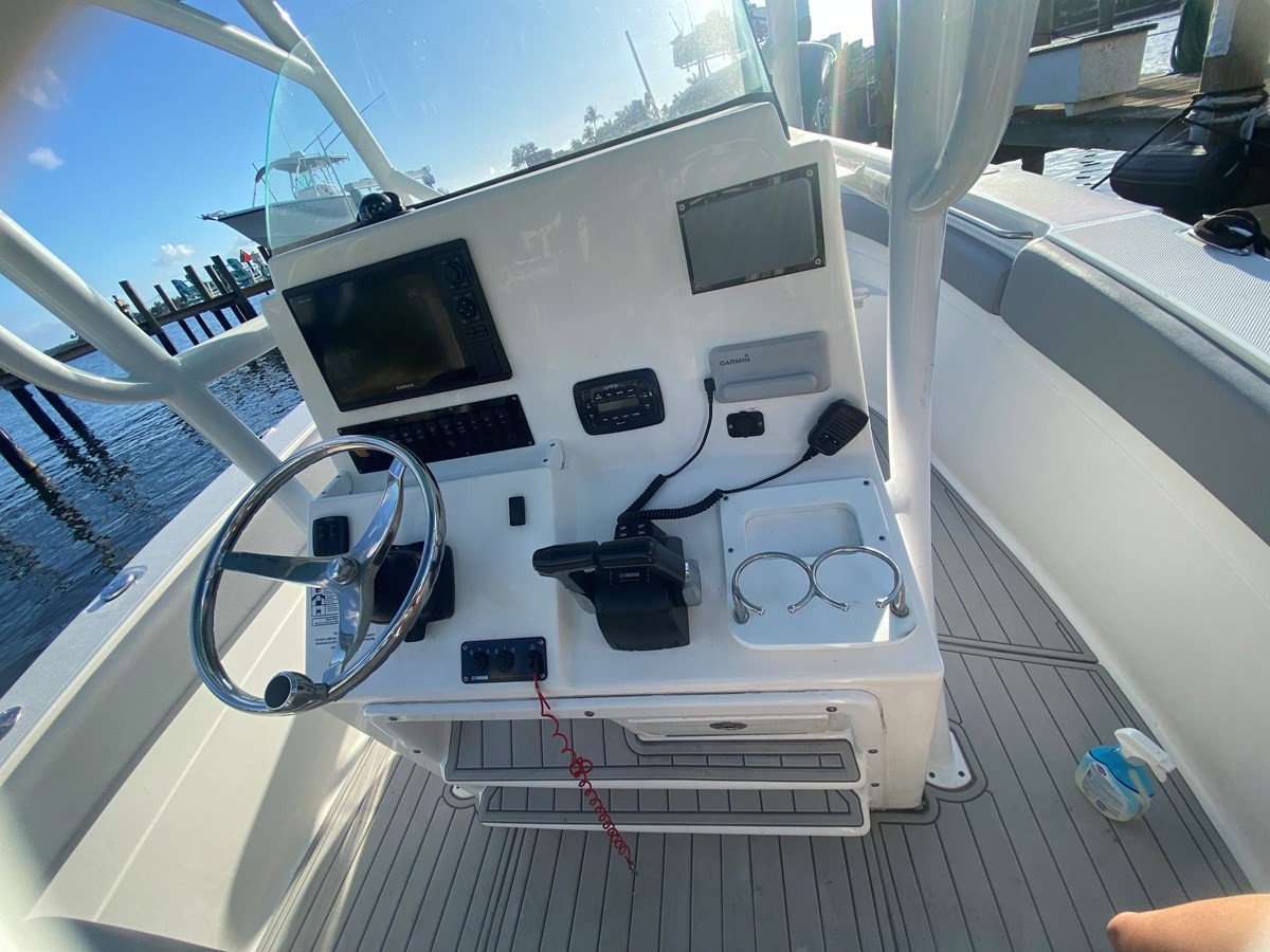 https://arconyachts.ams3.digitaloceanspaces.com/186902/conversions/large_3849210-optimize.jpg