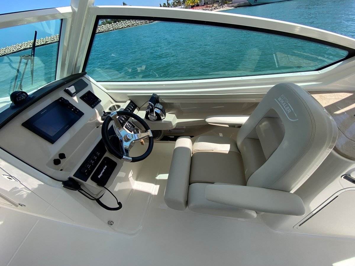 https://arconyachts.ams3.digitaloceanspaces.com/186903/conversions/large_3785964-optimize.jpg