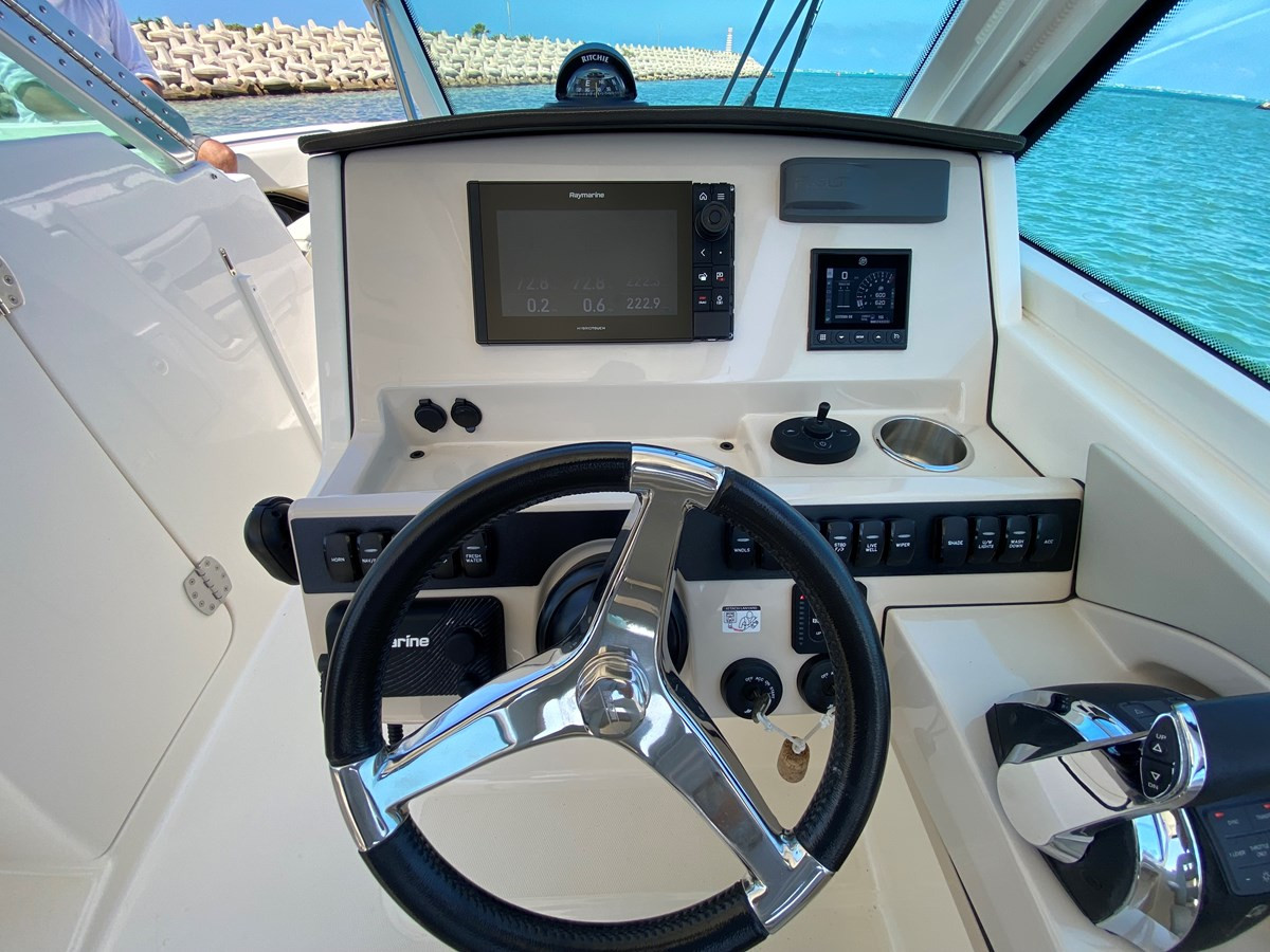 https://arconyachts.ams3.digitaloceanspaces.com/186910/conversions/large_3785966-optimize.jpg