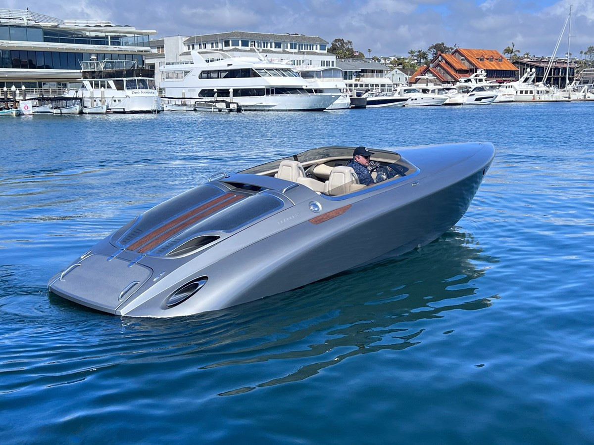 https://arconyachts.ams3.digitaloceanspaces.com/186946/conversions/large_3942201-optimize.jpg