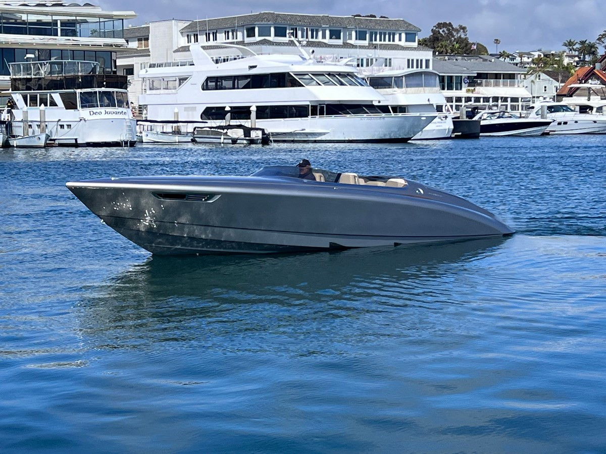 https://arconyachts.ams3.digitaloceanspaces.com/186960/conversions/large_3897351-optimize.jpg