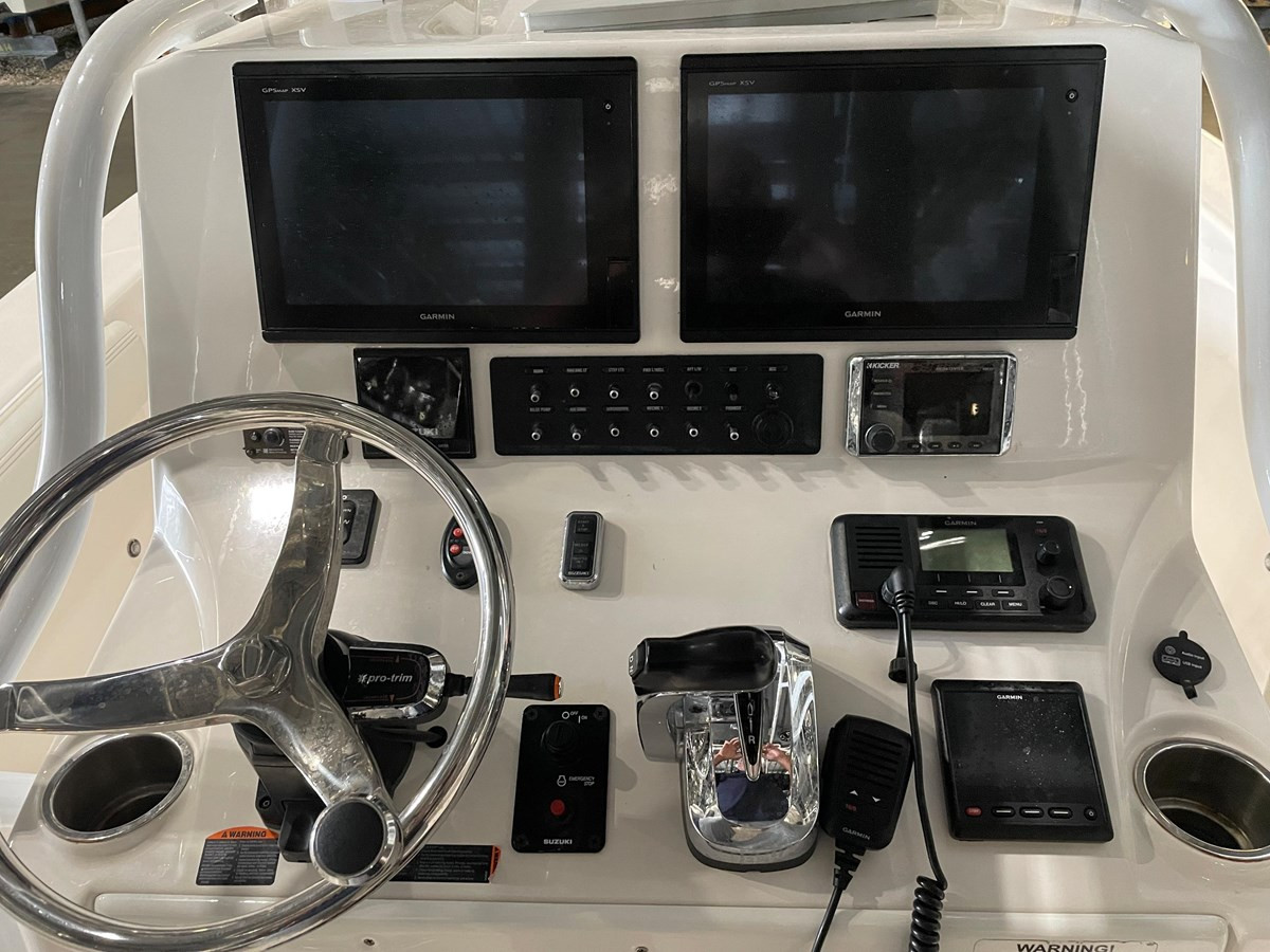 https://arconyachts.ams3.digitaloceanspaces.com/187015/conversions/large_4108804-optimize.jpg