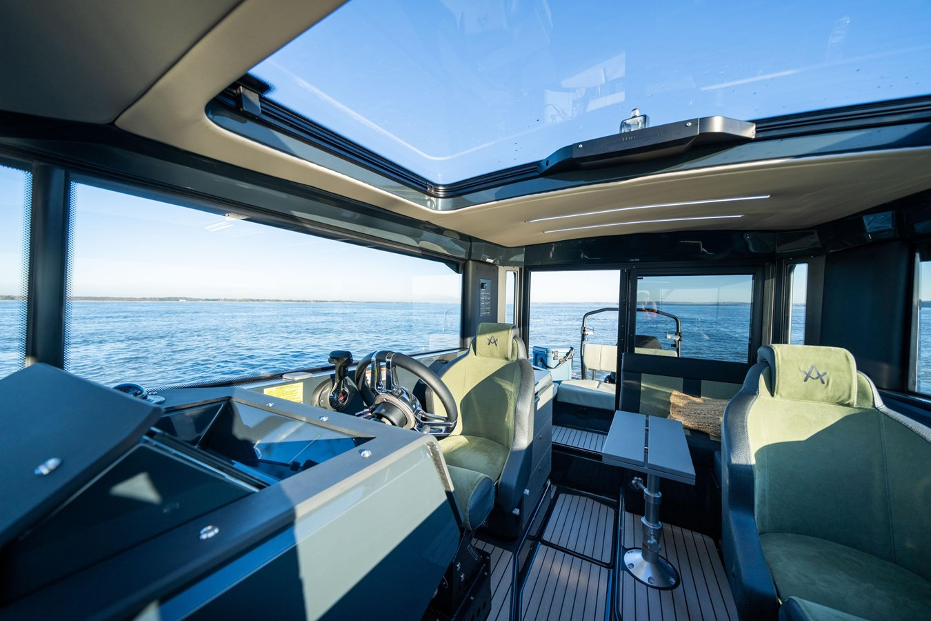 https://arconyachts.ams3.digitaloceanspaces.com/187058/conversions/large_4128093-optimize.jpg
