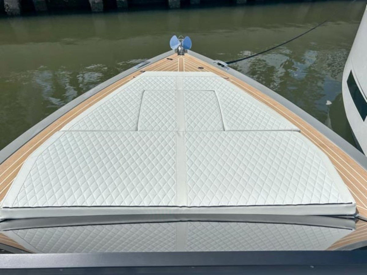 https://arconyachts.ams3.digitaloceanspaces.com/187064/conversions/large_4139095-optimize.jpg