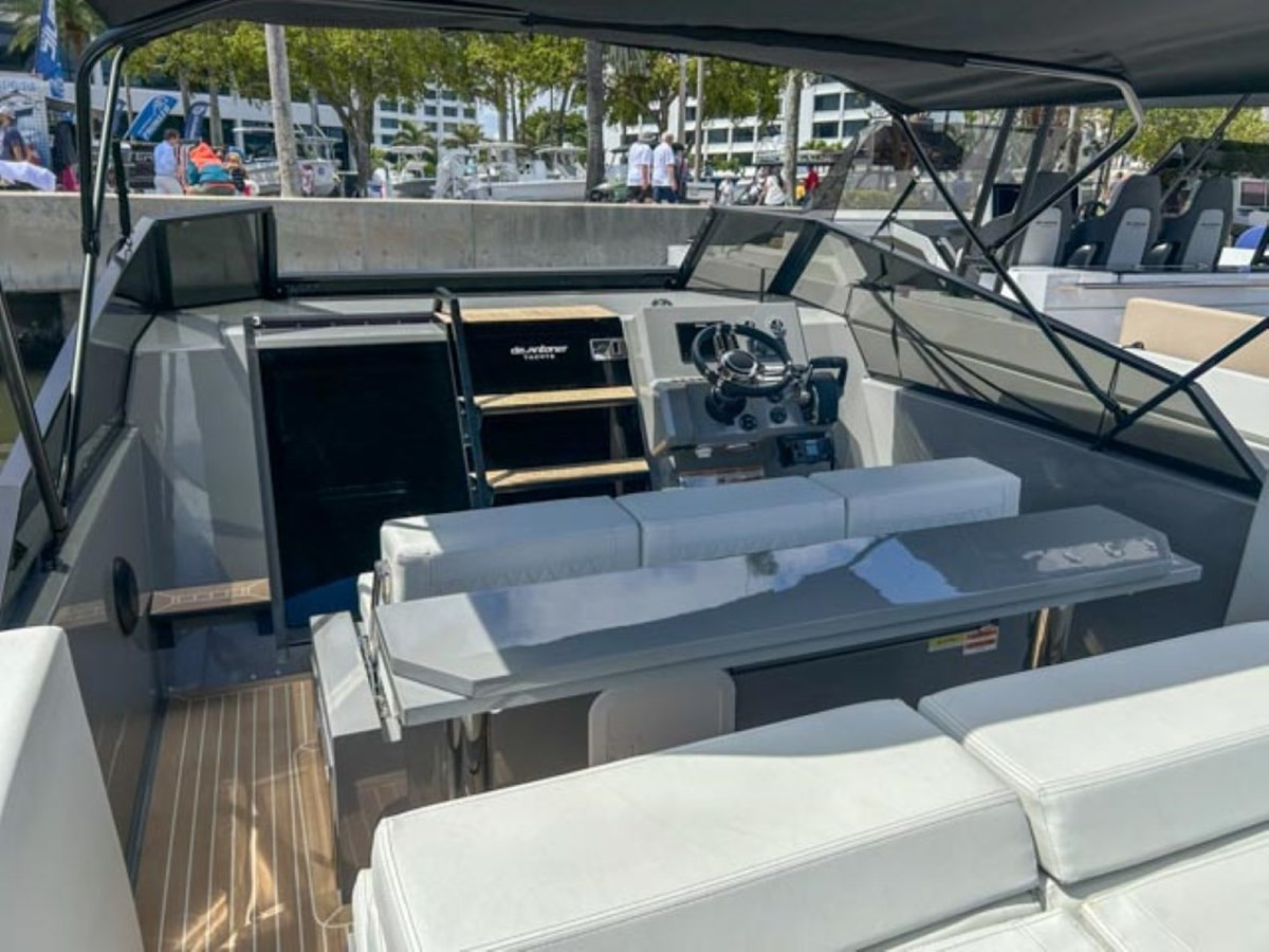 https://arconyachts.ams3.digitaloceanspaces.com/187078/conversions/large_4139086-optimize.jpg